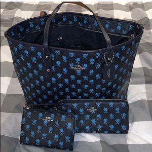 A matching coach set 😍